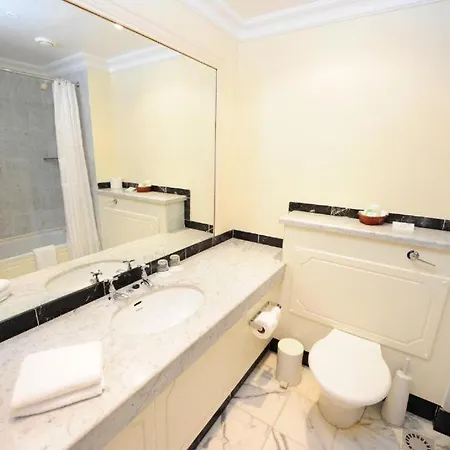 Butler Arms 4*