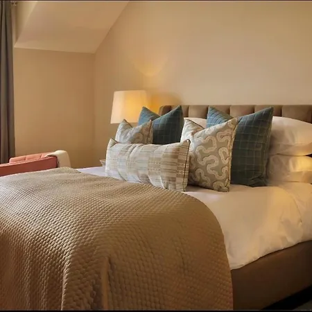 Butler Arms 4* Waterville