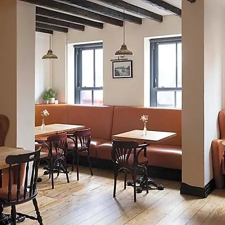 Butler Arms Hotel 4*